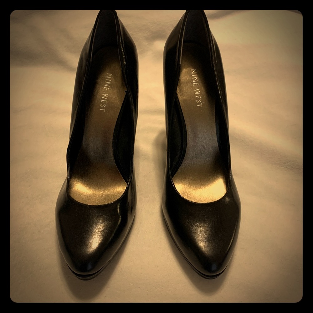 Nine West Rocha black leather pumps 7M NWOT
